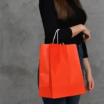 Kırmızı Burgu Saplı Beyaz Kraft Çanta - 32x40x12 cm